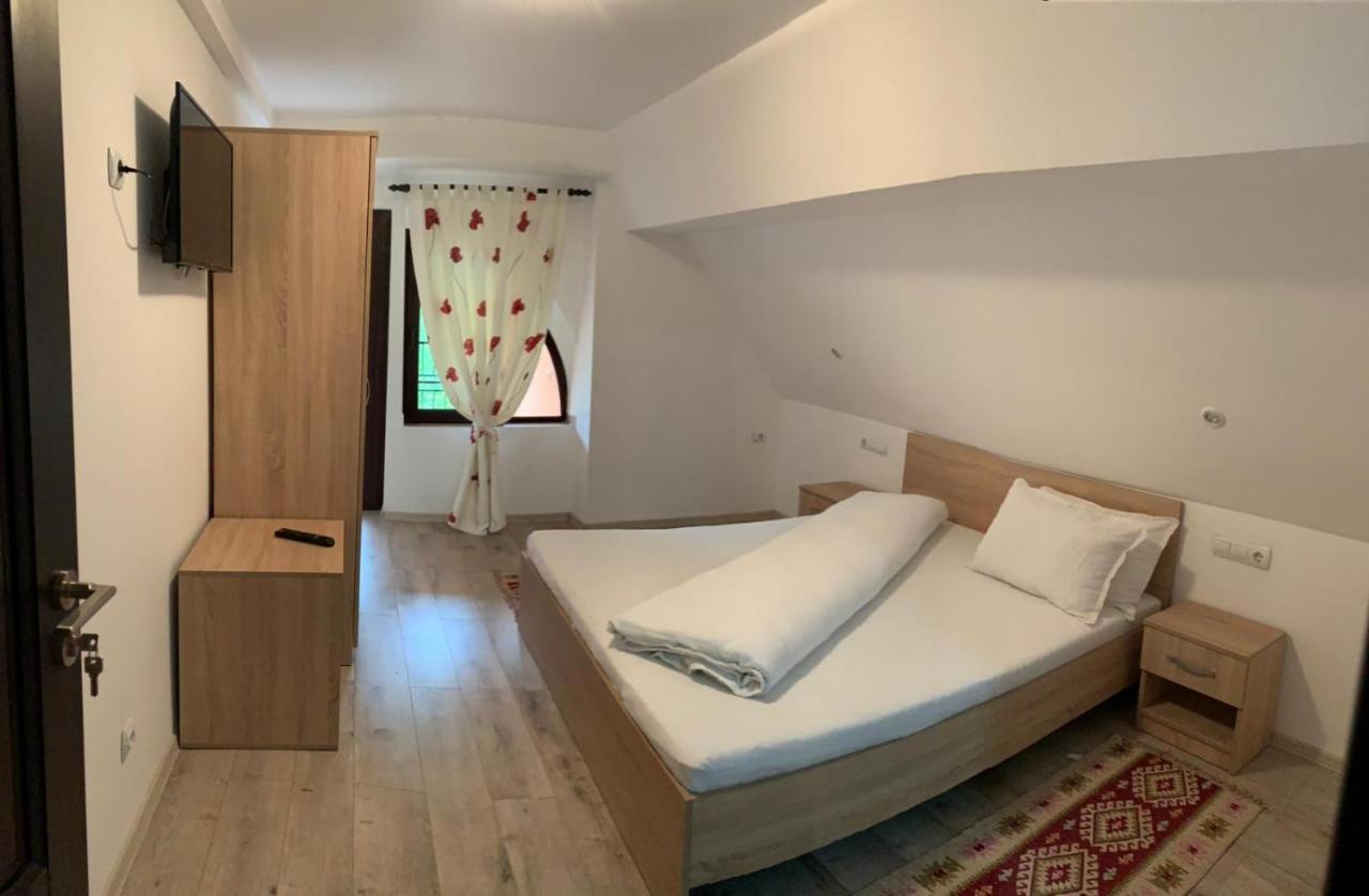M Dey Vişeu de Sus Exterior foto